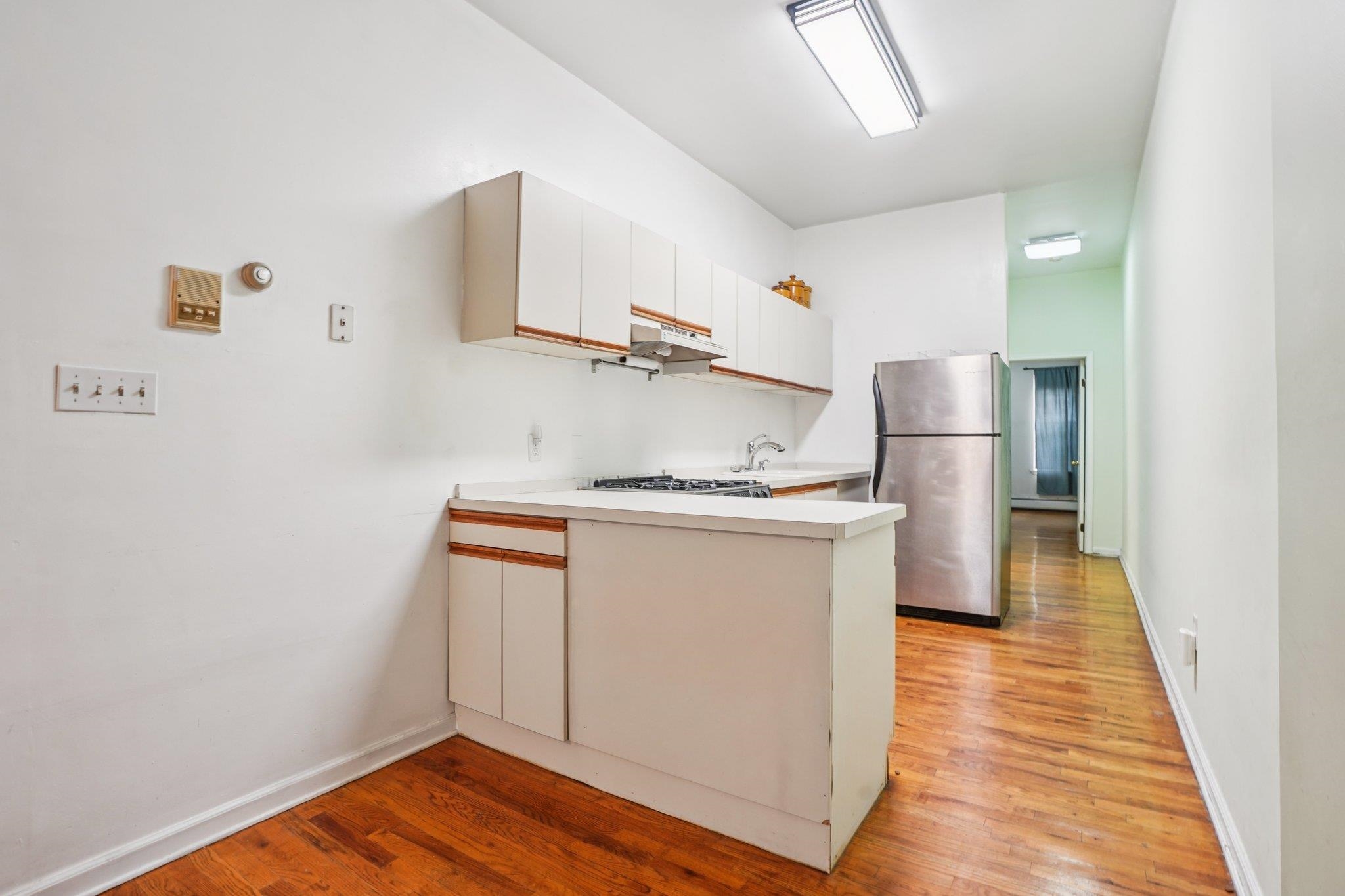 315 PAVONIA Avenue, Jersey City, JC Downtown, NJ 07302 - Property photo 4 of 15