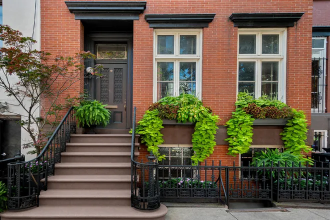 2 PERRY Street, New York, NY 10014