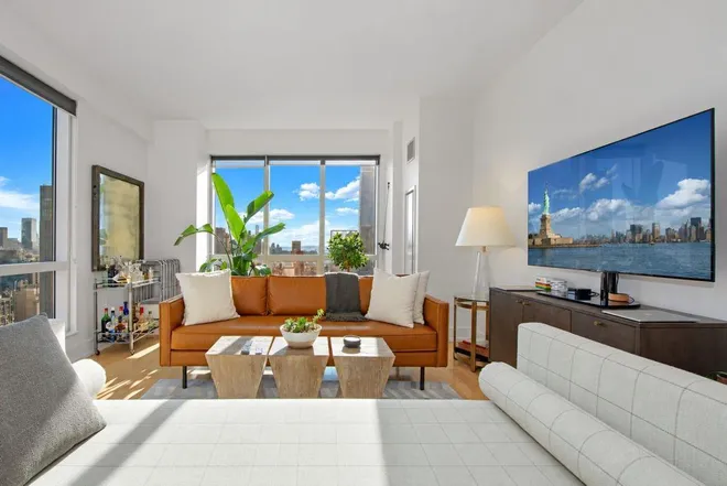 350 West 42nd Street #36-E, New York, NY 10036