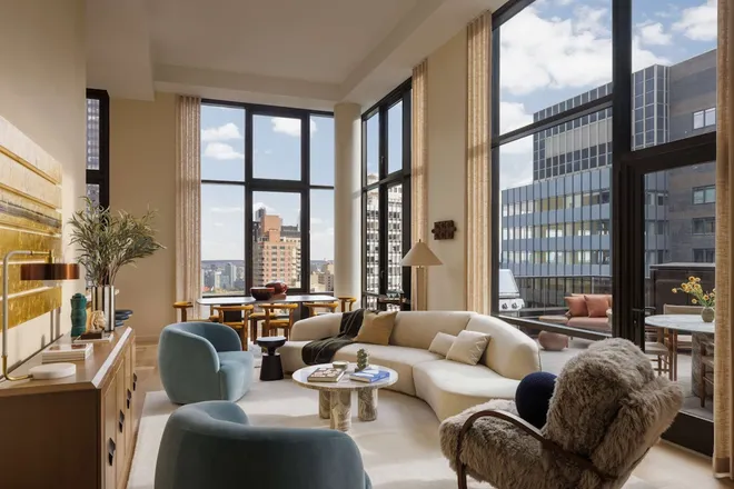 135 East 47th Street #PHD, New York, NY 10017
