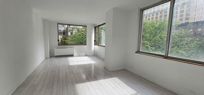350 West 50th Street #4K, New York, NY 10019
