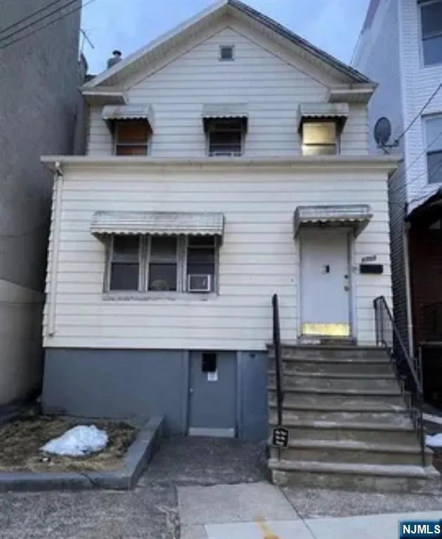 1702 Kennedy, Jersey City, NJ 07305