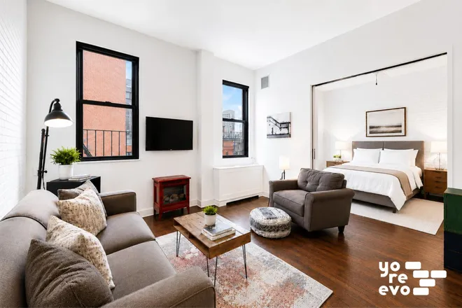 400 West 23rd Street #4M, New York, NY 10011