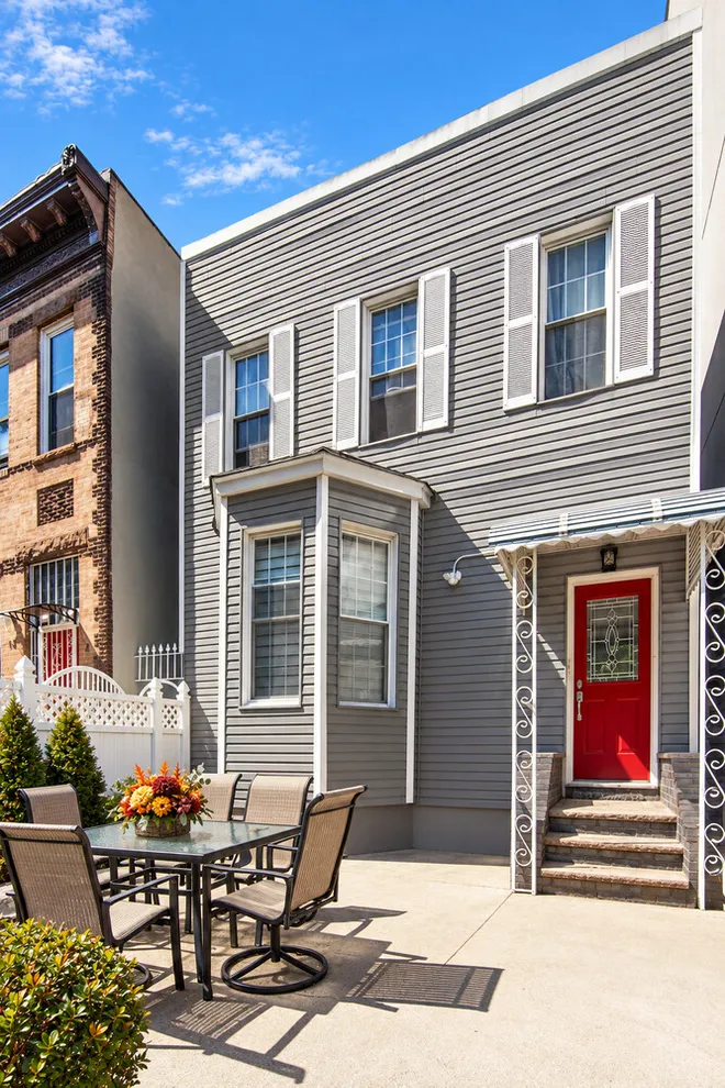 15 BLEECKER Street, Brooklyn, NY 11221