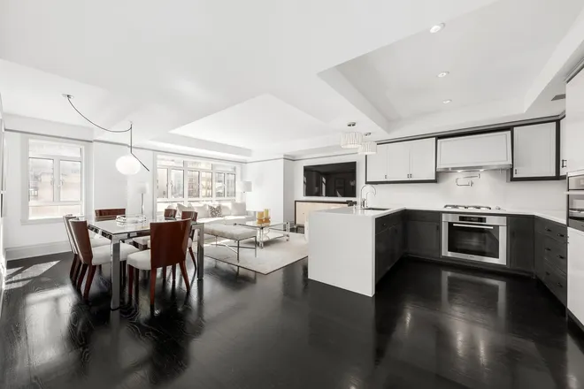 21 East 61st Street #12C, New York, NY 10065