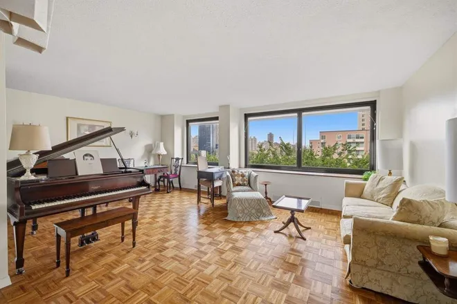 531 Main Street #1025, New York, NY 10044