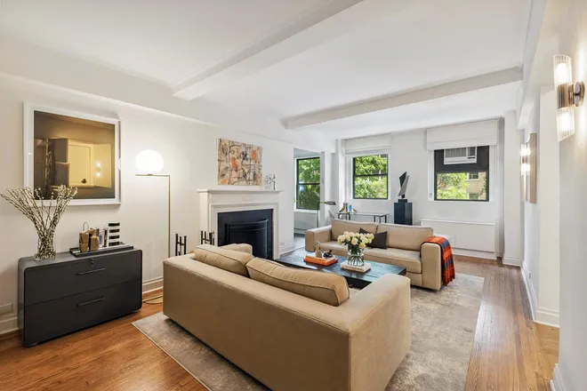 242 East 19th Street #2C, New York, NY 10003