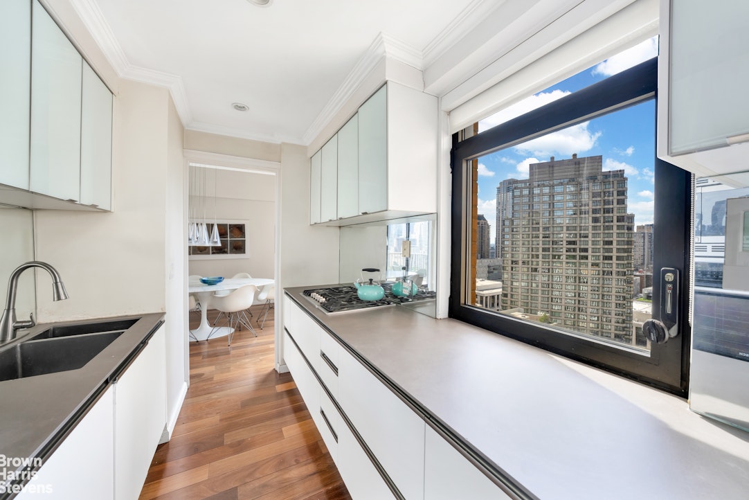 10 West 66th Street #27F, Lincoln Square, Manhattan, NY 10023 - Property photo 5 of 17