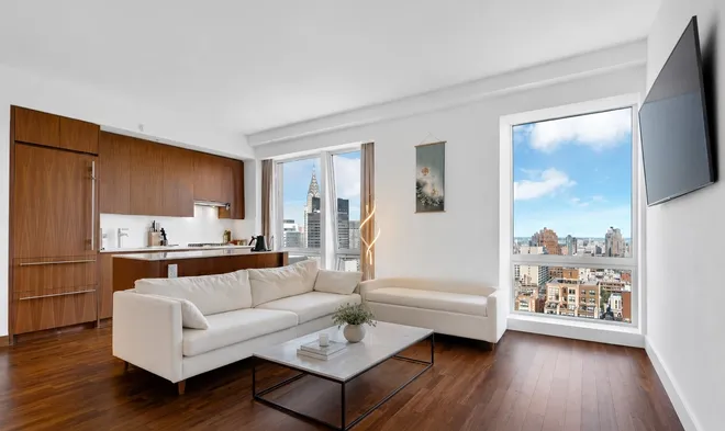 400 5th Avenue #45B, New York, NY 10018