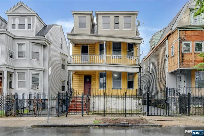 249 4th, Newark, NJ 07107