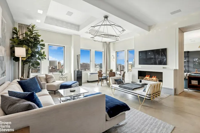 252 7th Avenue #PHC, New York, NY 10001