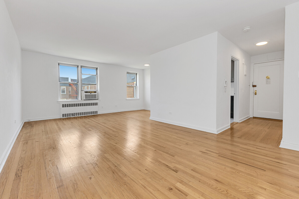 67-10 108th Street #6A, Forest Hills, Queens, NY 11375 - Property photo 4 of 6