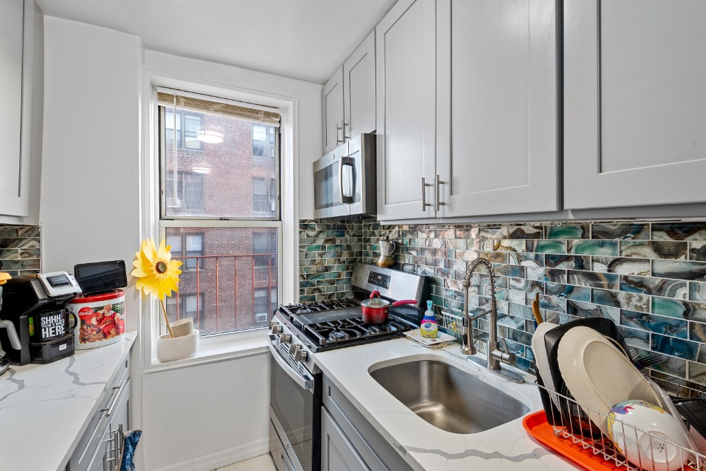 67-30 Clyde Street #5T, Forest Hills, Queens, NY 11375 - Property photo 5 of 20