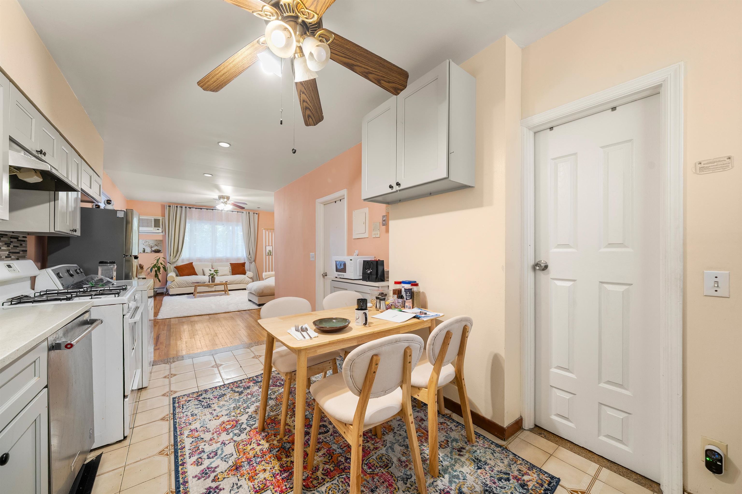37 47th Street, Weehawken Township, Weehawken, NJ 07086 - Property photo 4 of 41