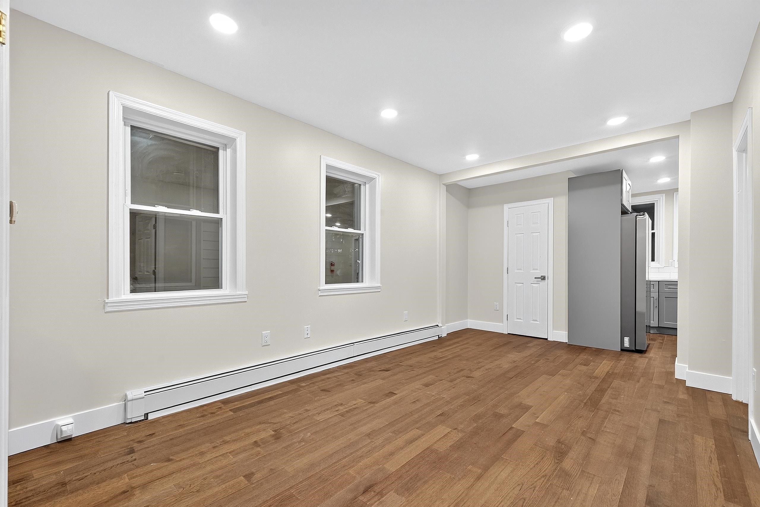 93 WEST 11th Street, Bayonne City, Bayonne, NJ 07002 - Property photo 4 of 29