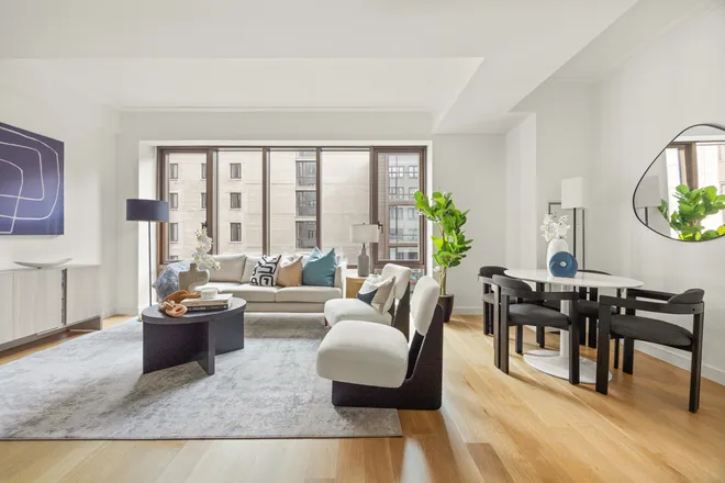 225 East 19th Street #501, New York, NY 10003