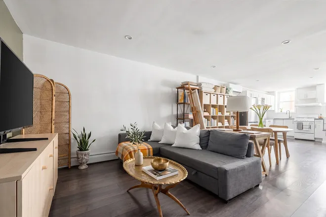 354 MONTAUK Avenue, Brooklyn, NY 11208