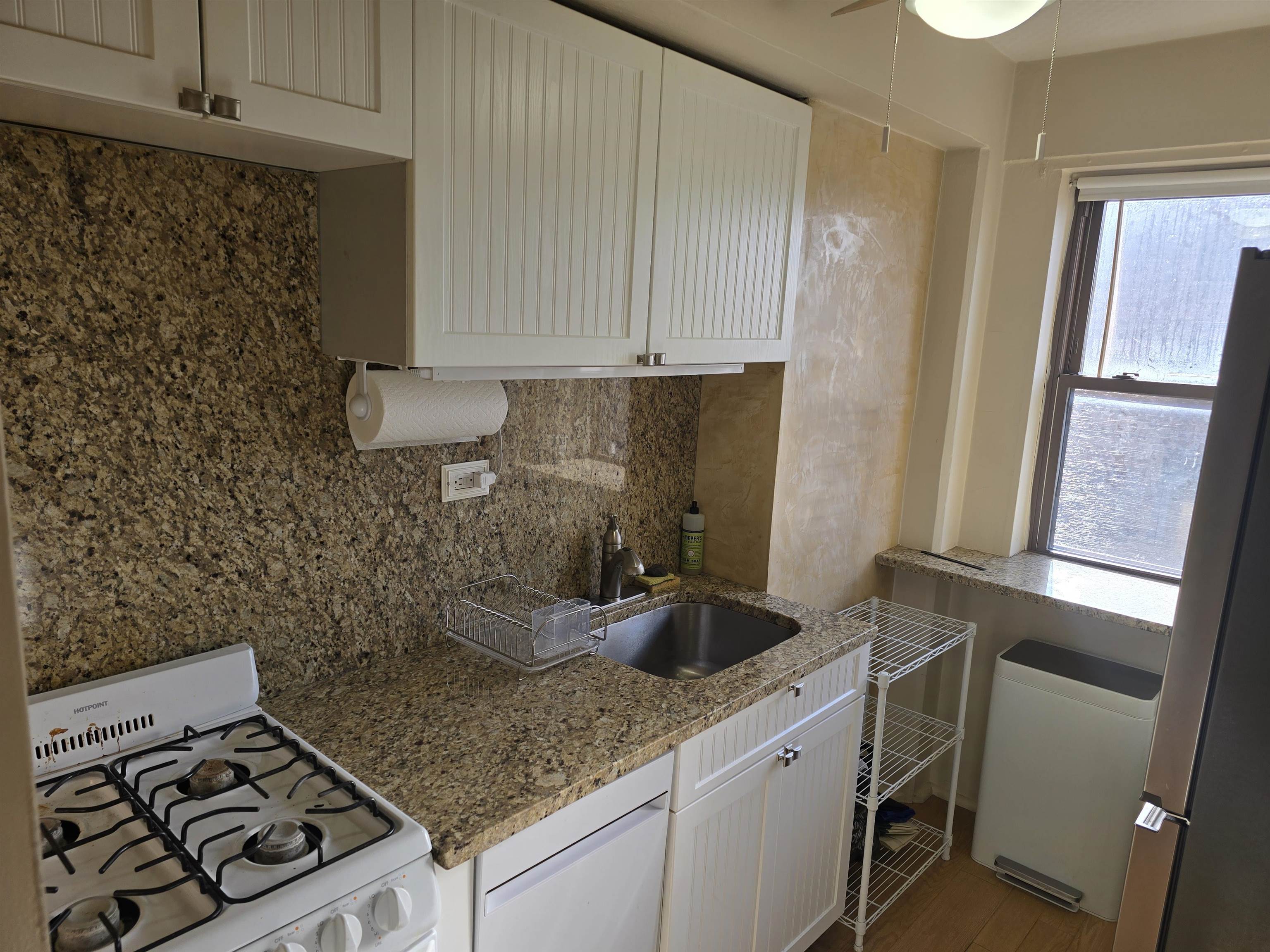 8811 BERGENLINE Avenue, North Bergen Township, North Bergen, NJ 07047 - Property photo 4 of 28