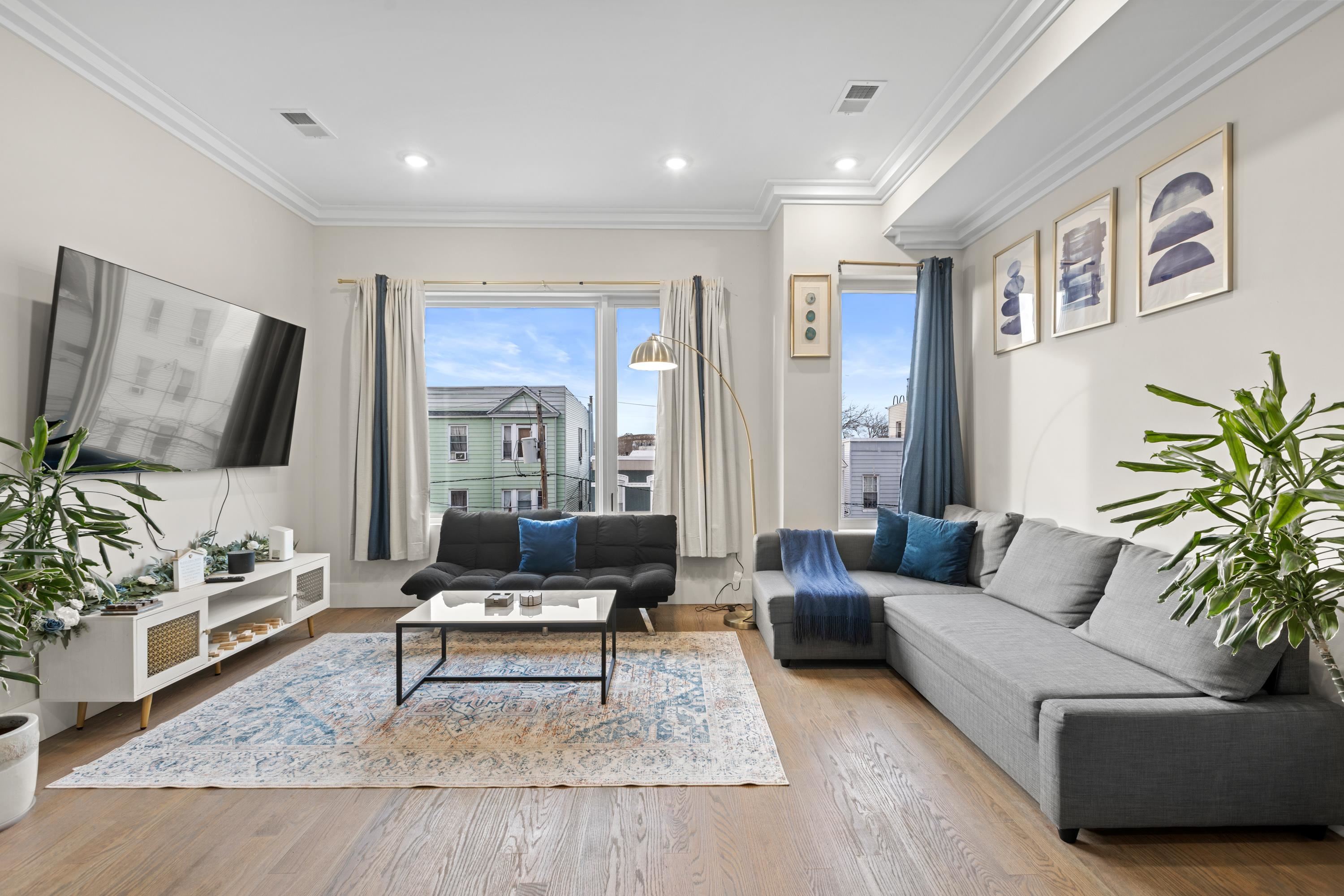 196 DELAWARE Avenue, Jersey City, JC Journal Square, NJ 07306 - Property photo 2 of 18