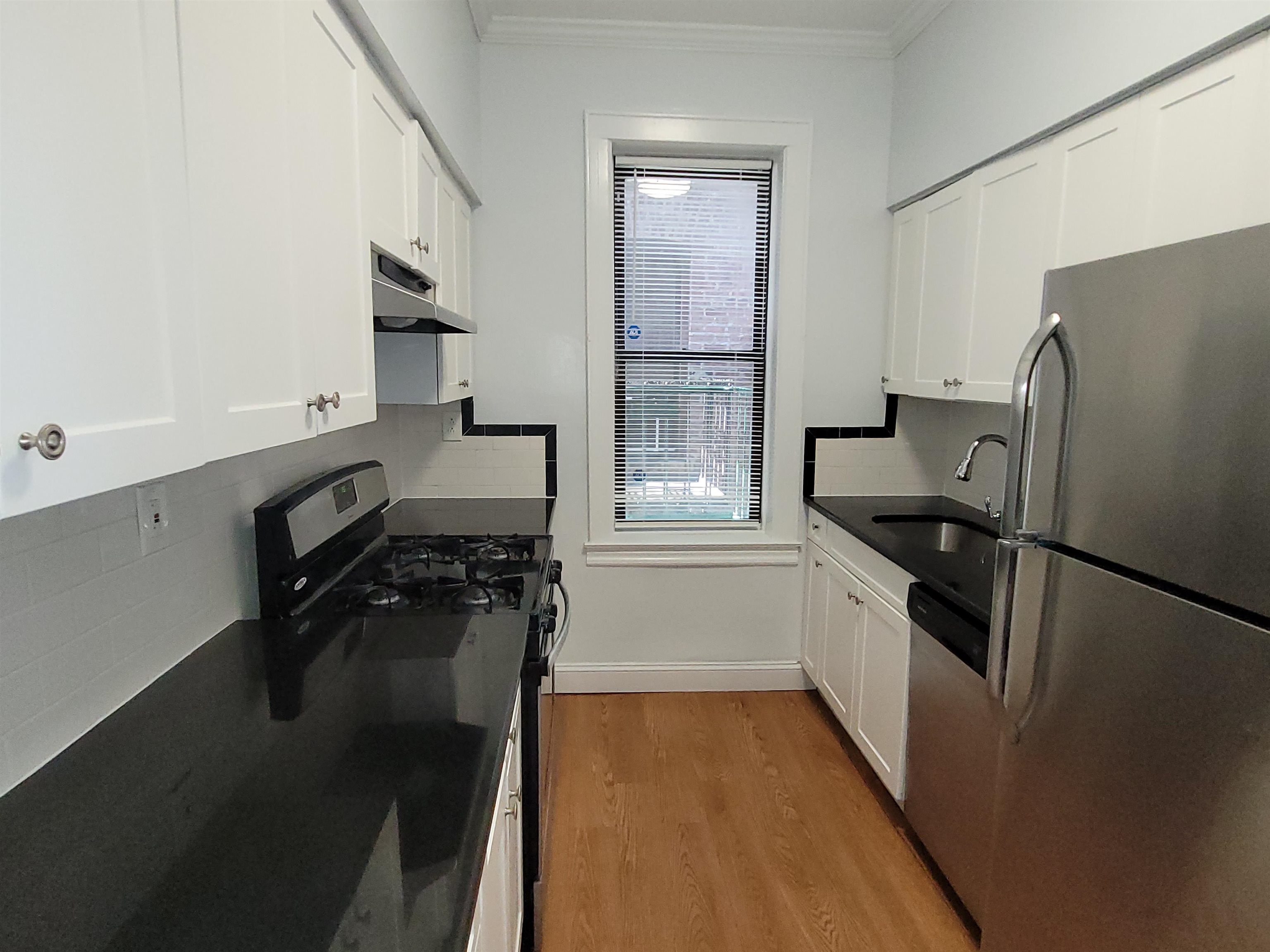 262 CLENDENNY Avenue, Jersey City, JC West Bergen, NJ 07304 - Property photo 5 of 20