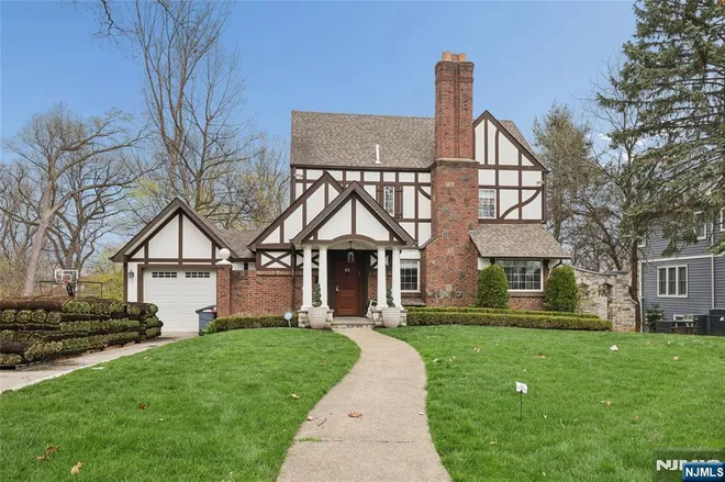 86 Crescent, Passaic, NJ 07055