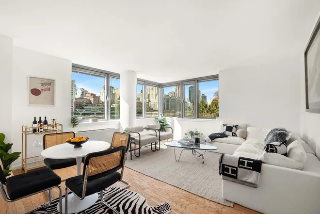 425 Main Street #4-E, New York, NY 10044