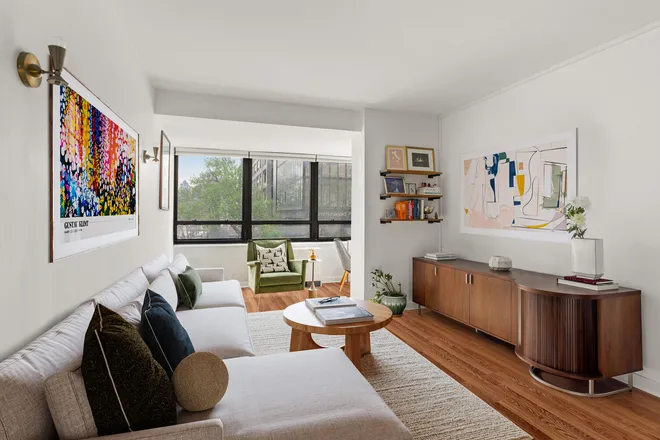240 East 47th Street #2E, New York, NY 10017
