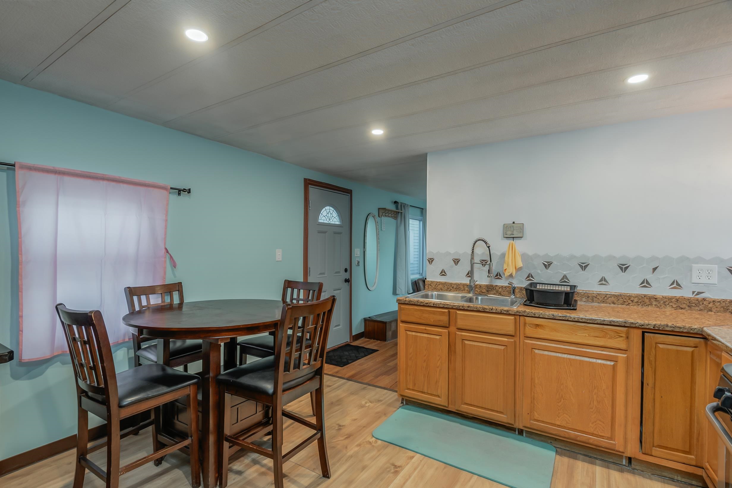 190-197 WEST 24th Street, Bayonne City, Bayonne, NJ 07002 - Property photo 4 of 18