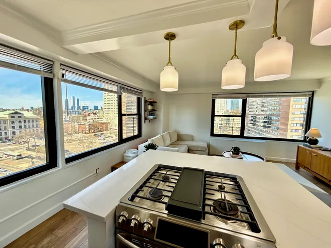 135 MONTGOMERY Street, JC, Downtown, NJ 07302