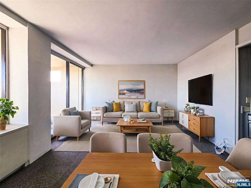 1 Horizon #811, Fort Lee Borough, Fort Lee, NJ 07024 - Property photo 2 of 16