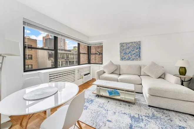 305 East 72nd Street #5AS, New York, NY 10021