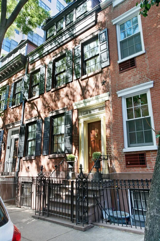 25 VANDAM Street, New York, NY 10013