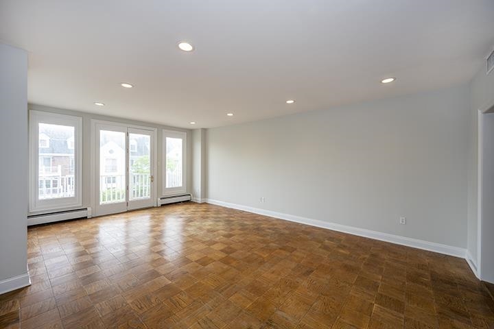 203 SHEARWATER Court WEST, Jersey City, JC Greenville, NJ 07305 - Property photo 5 of 30