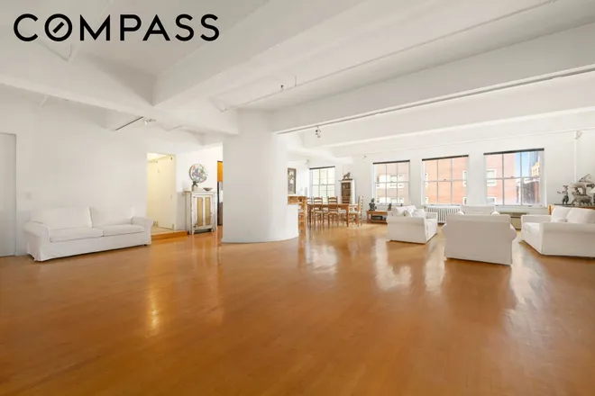 347 West 39th Street #6W, New York, NY 10018