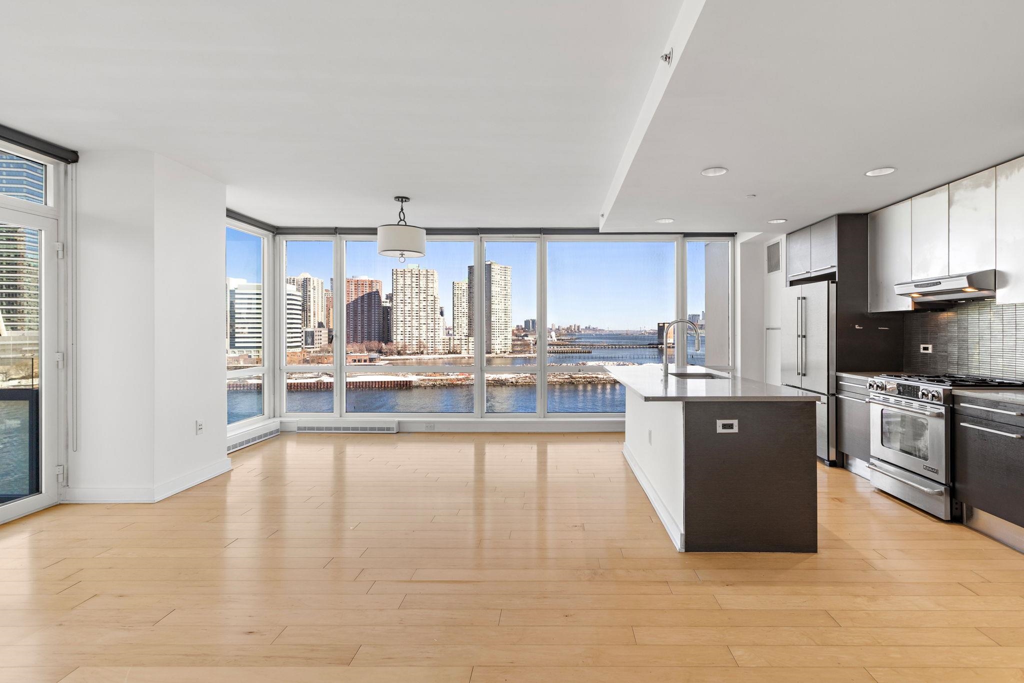 2 2nd Street, Jersey City, JC Downtown, NJ 07302 - Property photo 4 of 33