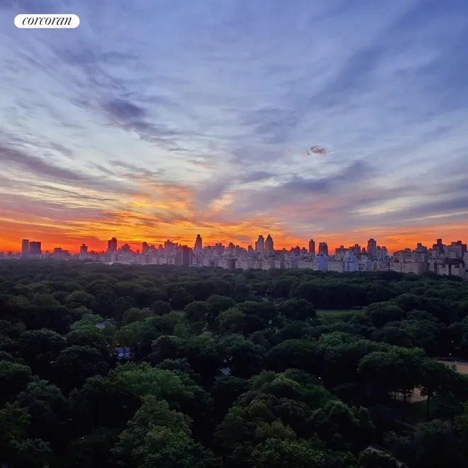 25 CENTRAL Park #21Q, New York, NY 10023