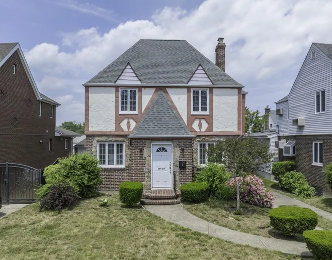 141-27 Coolidge Avenue, Briarwood, NY 11435