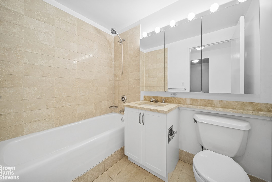 250 East 30th Street #3C, Kips Bay, Manhattan, NY 10016 - Property photo 5 of 15