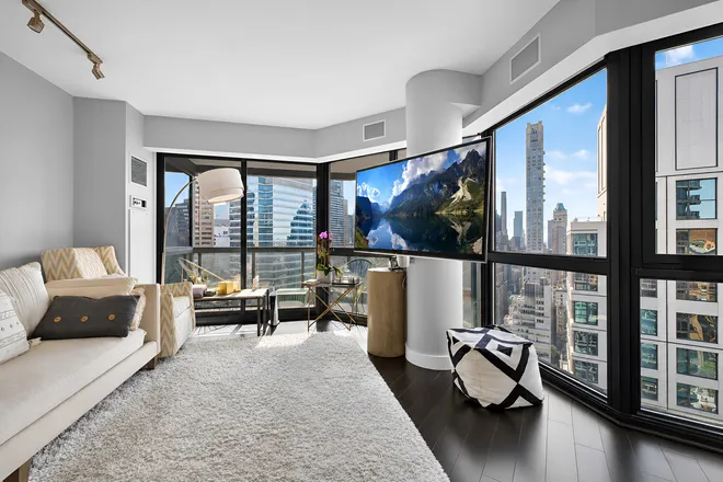 200 East 61st Street #35B, New York, NY 10065