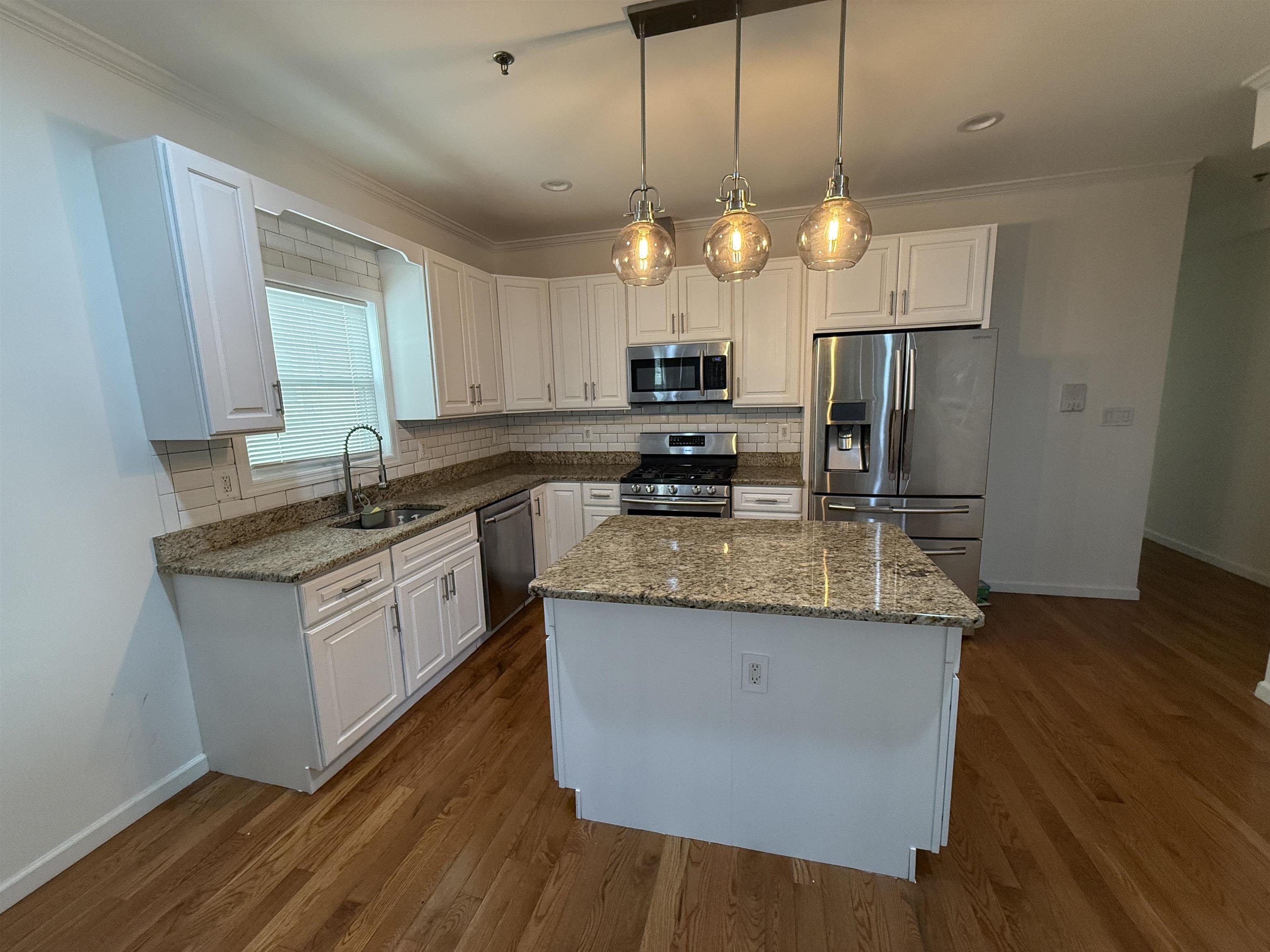 189 TERRACE Avenue, Jersey City, JC Heights, NJ 07307 - Property photo 2 of 23