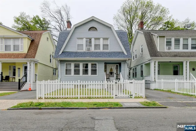 147 4th, East Orange, NJ 07017