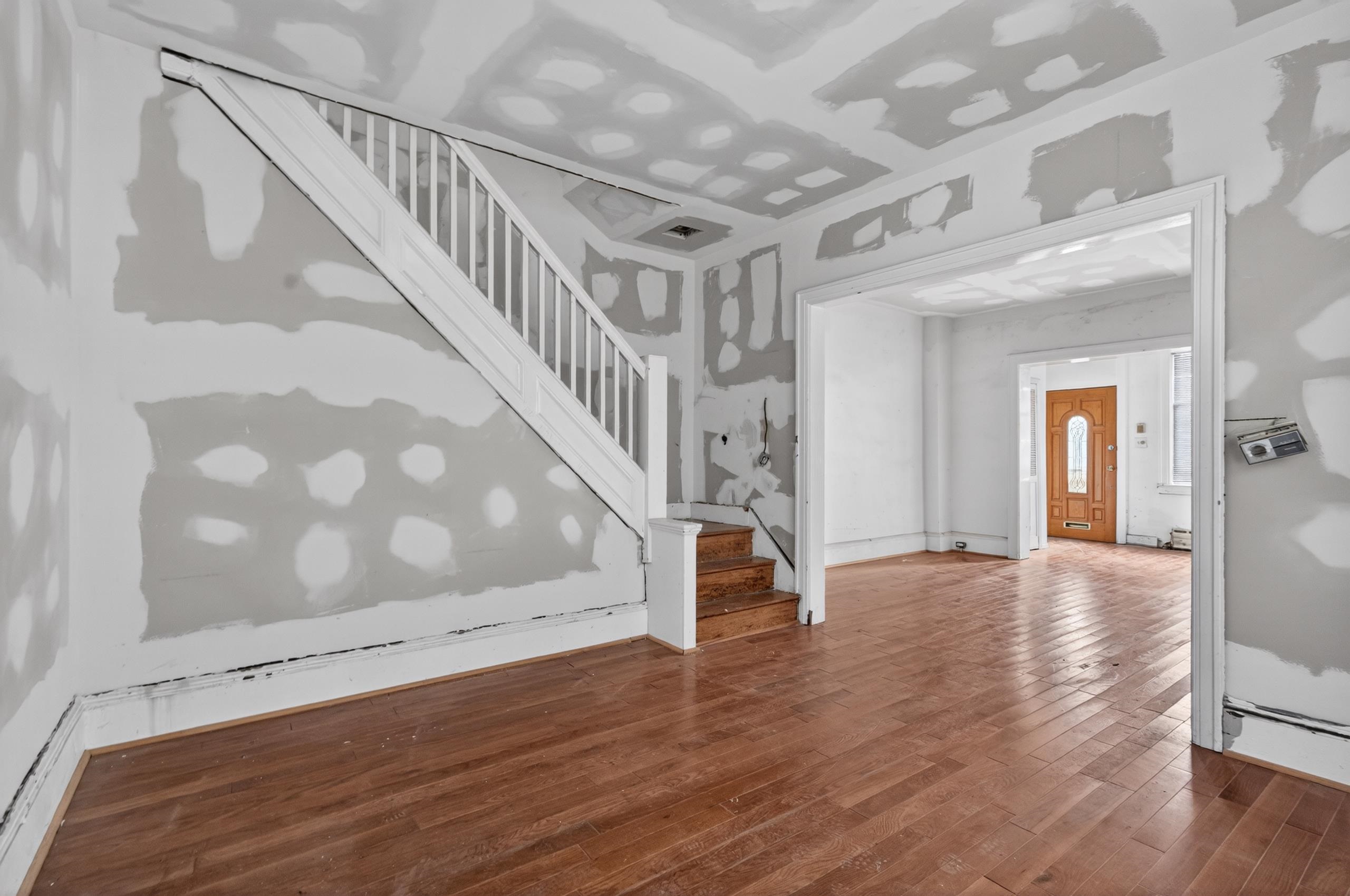 6104 MONITOR Place, West New York Town, West New York, NJ 07093 - Property photo 3 of 10