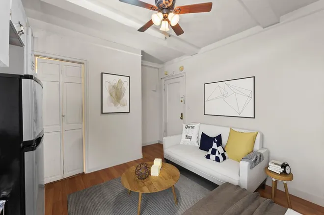 325 West 45th Street #403-A, New York, NY 10036