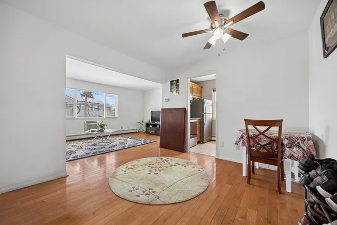 747 RIVERSIDE Avenue, Lyndhurst, NJ 07071