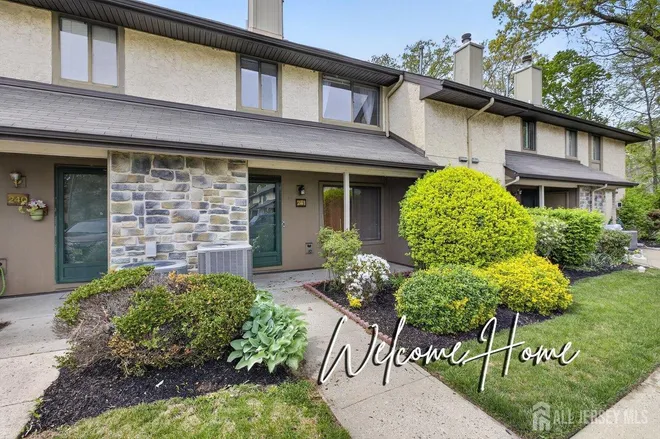 241 Hampshire Drive, Hampshire Twnhse, NJ 08536