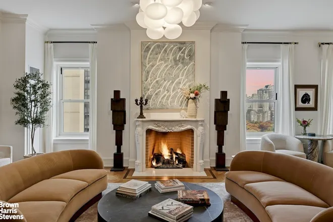 1 CENTRAL Park #1901, New York, NY 10019