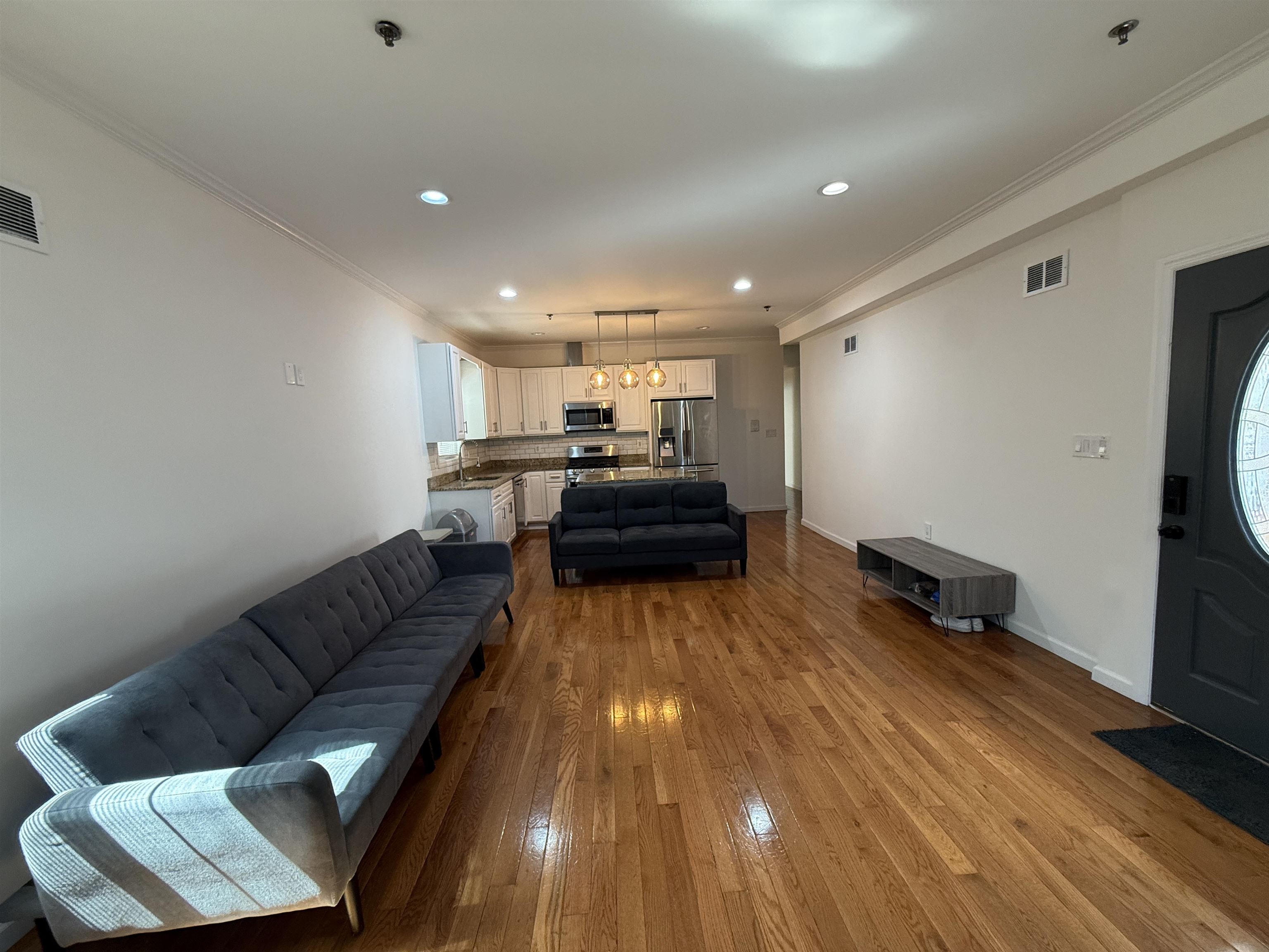 189 TERRACE Avenue, Jersey City, JC Heights, NJ 07307 - Property photo 3 of 23