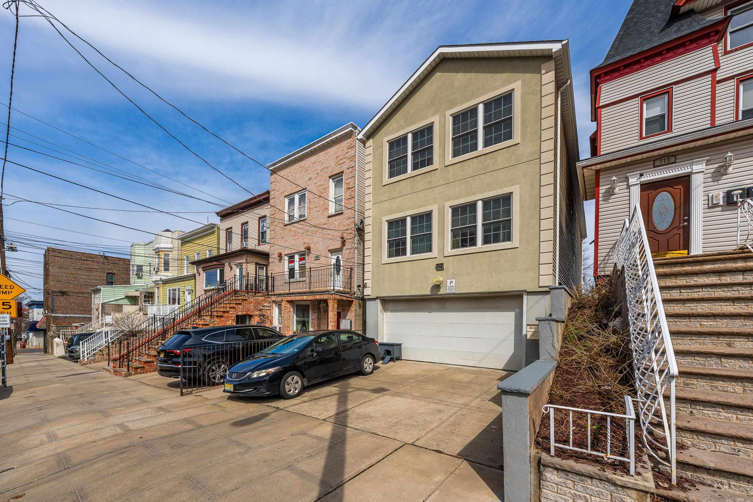 714 17th Street, Union City, Union City, NJ 07087 - Property photo 2 of 41