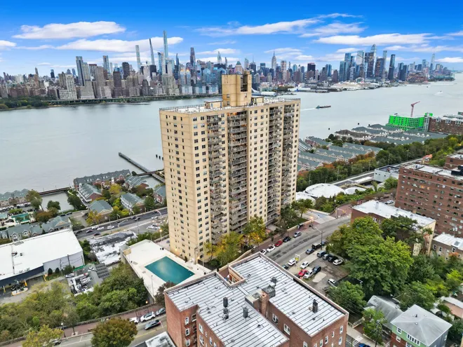 6600 Boulevard EAST, West New York, NJ 07093