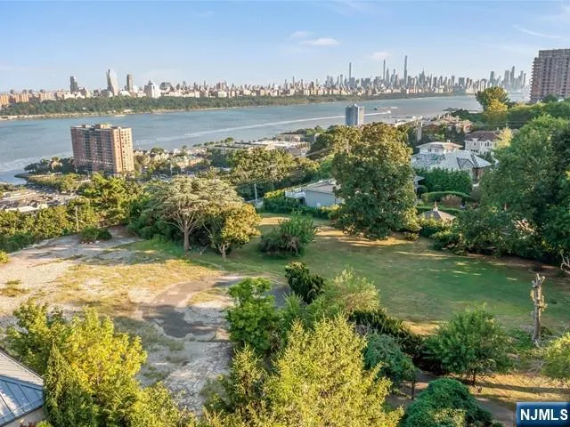 55 & 69 Bluff, Fort Lee, NJ 07024